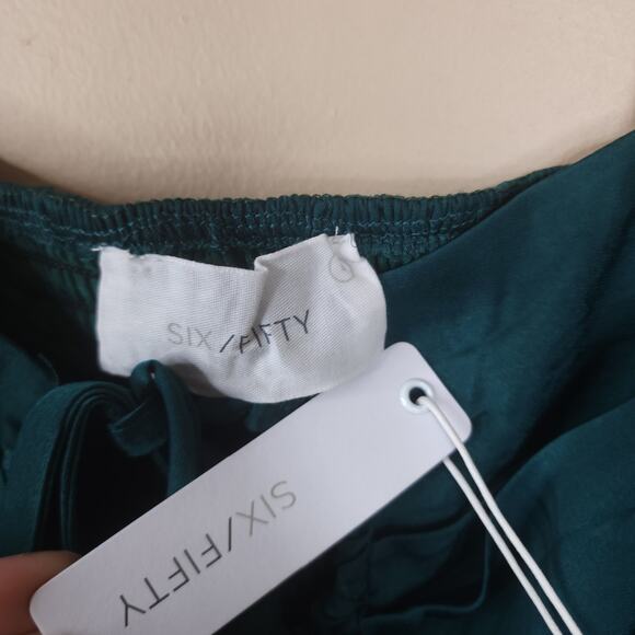 Six Fifty The Ruby Satin Blouse in Emerald Green Size L - Picture 10 of 11